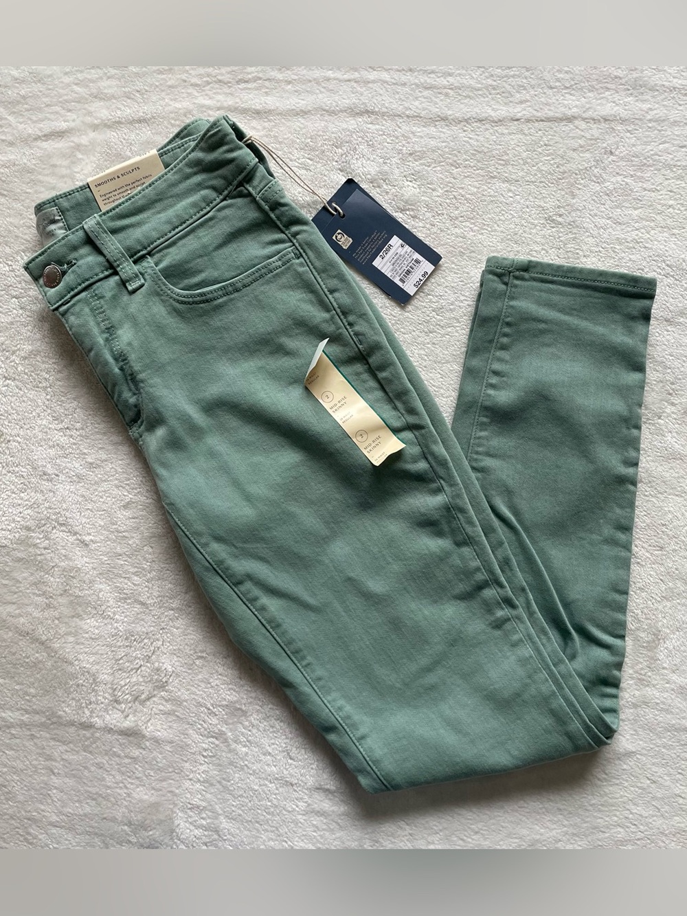 NWT Universal Threads Mint Green Mid Rise Skinny Jeans size 2